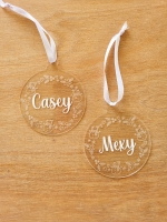 Kerstbal Acryl - met Kerstfiguren en naam