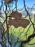 Hanger haasje in auto